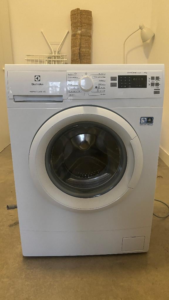 Wasmachine | Speciale maat | Electrolux, Ophalen, Minder dan 1200 toeren, 4 tot 6 kg, Zo goed als nieuw