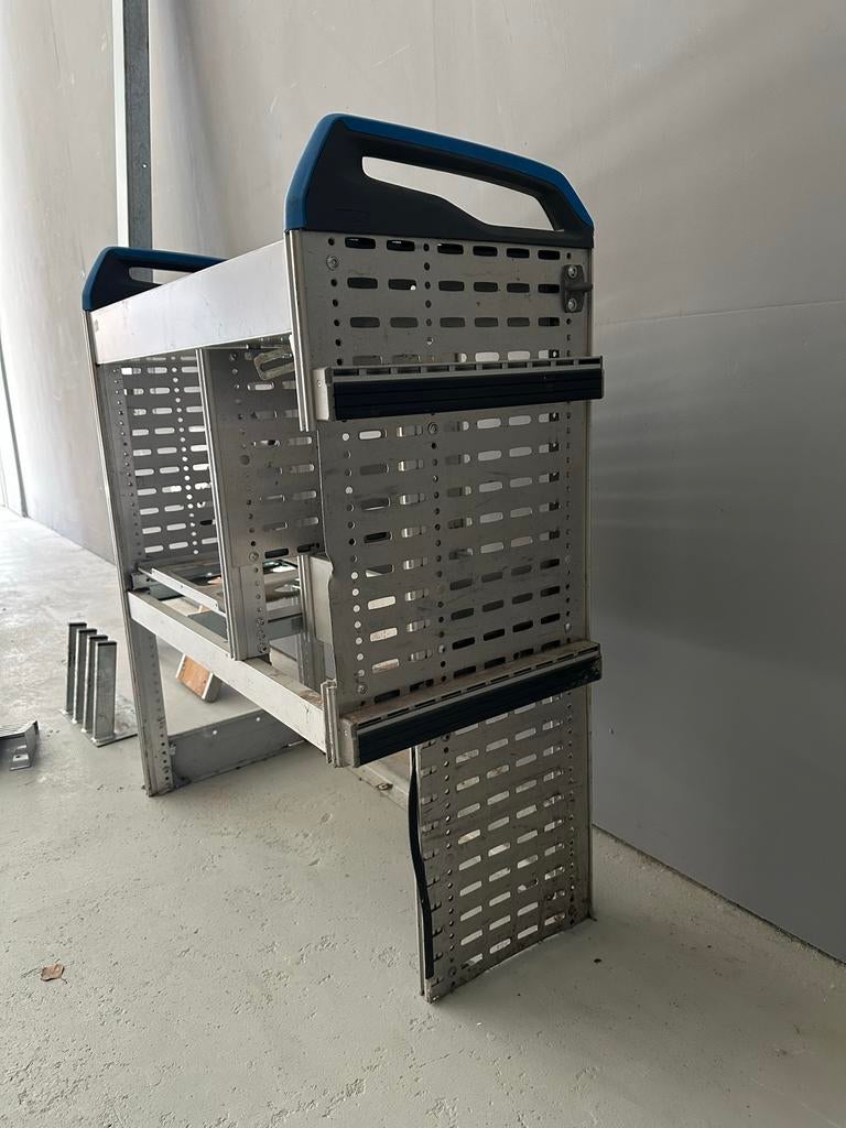 Kleine kast voor bus - Handige opbergoplossing, Ophalen, Gebruikt, Universele onderdelen