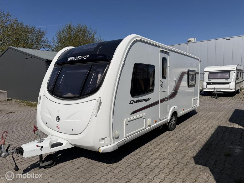 Swift Challenger 54 + Isabella voortent + mover, Bedrijf, Treinzit, Schokbreker, Swift