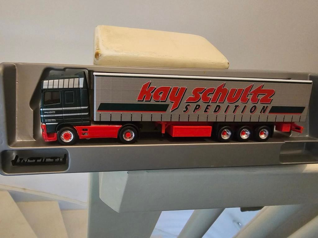 Herpa DAF 95XF SSC kay schultz spediton eggebek Duitsland, Ophalen of Verzenden, Zo goed als nieuw, Bus of Vrachtwagen, Herpa