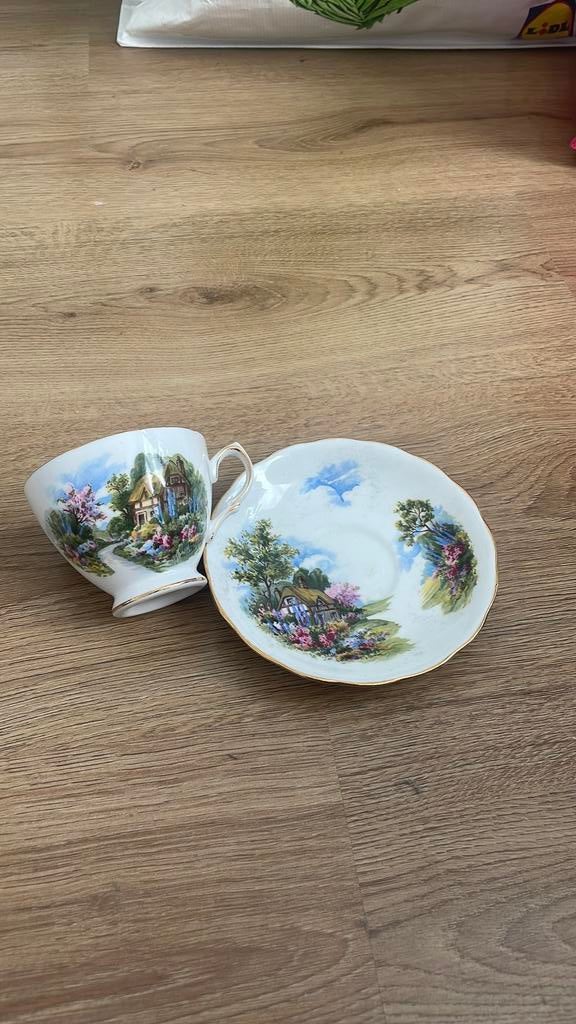 Royal Vale Servies Setje uit Engeland, Ophalen