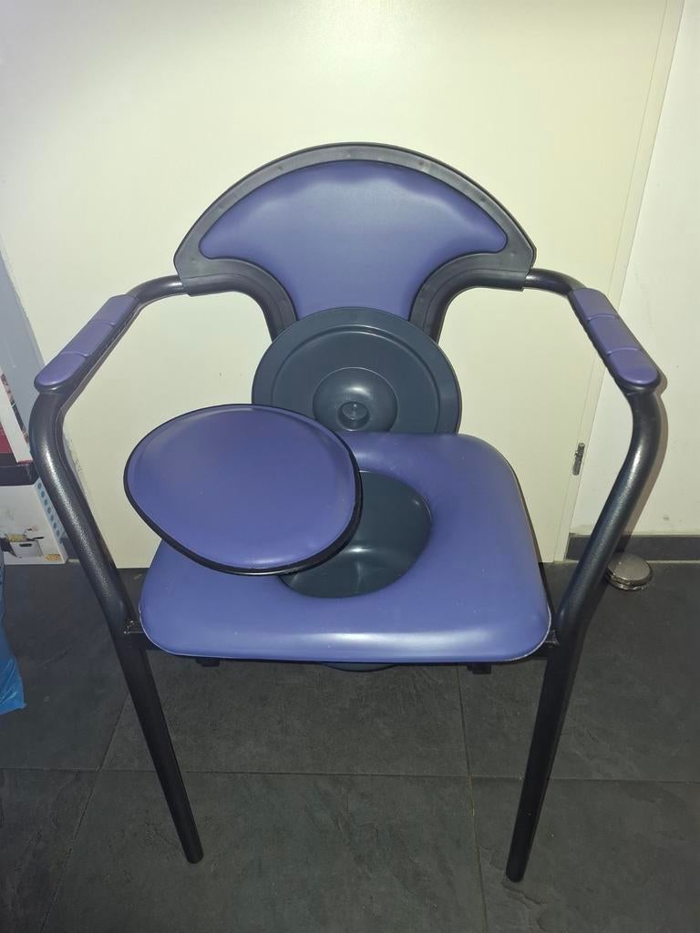 Toiletstoel/ postoel, Ophalen, Zo goed als nieuw