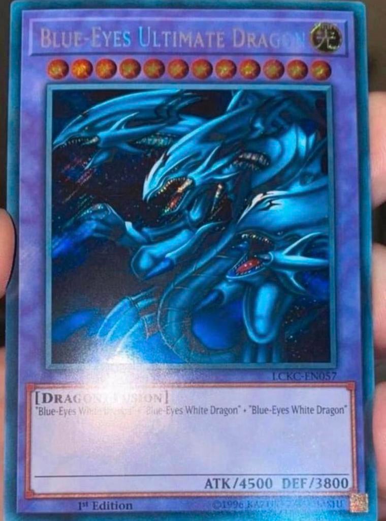 Yu-Gi-Oh! Blue Eyes Ultimate Dragon LCKC 1st Edition !, Hobby en Vrije tijd, Verzamelkaartspellen | Yu-gi-Oh!, Ophalen of Verzenden