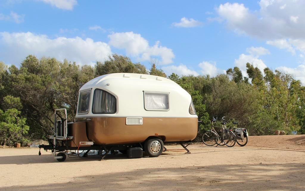 Biod Extase 4L (1976) Unieke gerestaureerde design caravan, Caravans en Kamperen, Vast bed, Tot en met 2, Kleine zit, Uitbouw voortent
