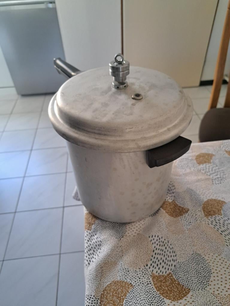 Snelkookpan, Tomado, Ophalen, Gebruikt