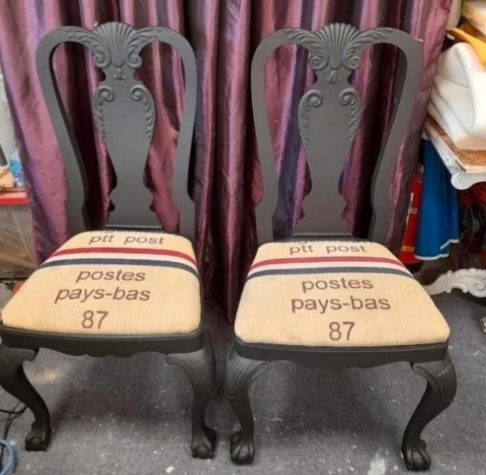 2 x landelijke stoelen opnieuw gestoffeerd PTT 85.00 p.s, Ophalen of Verzenden, Zo goed als nieuw, Eén