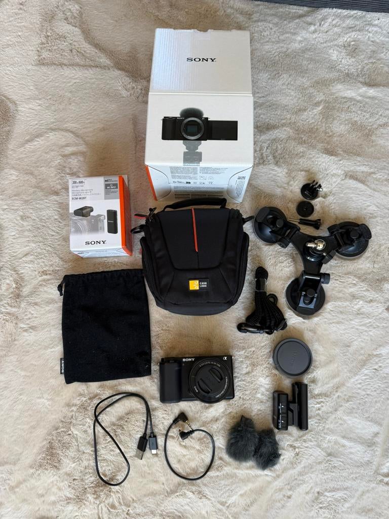 SONY ZV E10 - CREATOR KIT VOOR VLOGGEN - 120 FPS VIDEO, Audio, Tv en Foto, Actiecamera's, Ophalen of Verzenden, Zo goed als nieuw