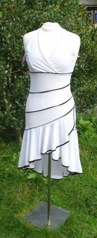 Mooie witte dansjurk, maat S / M , heel leuk model !, ., Wit, Nieuw, Ophalen of Verzenden