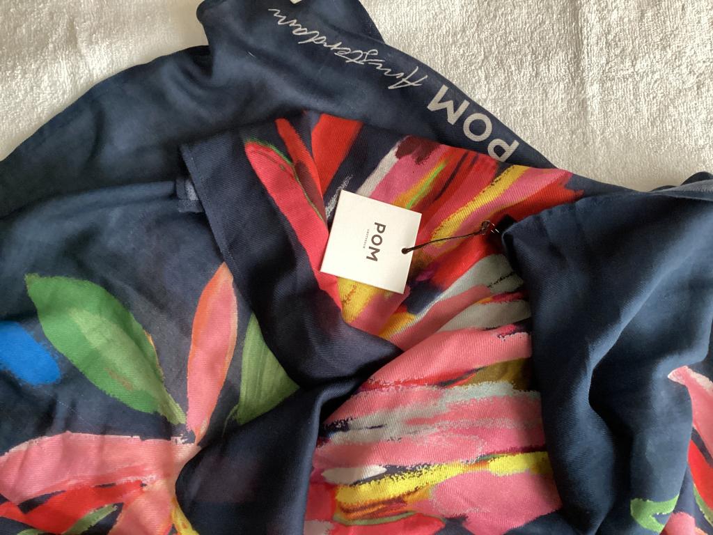 Prachtige POM AMSTERDAM Sjaal - Expressive Parrot, Kleding | Dames, Mutsen, Sjaals en Handschoenen, Ophalen, Maat 42/44 (L), Nieuw