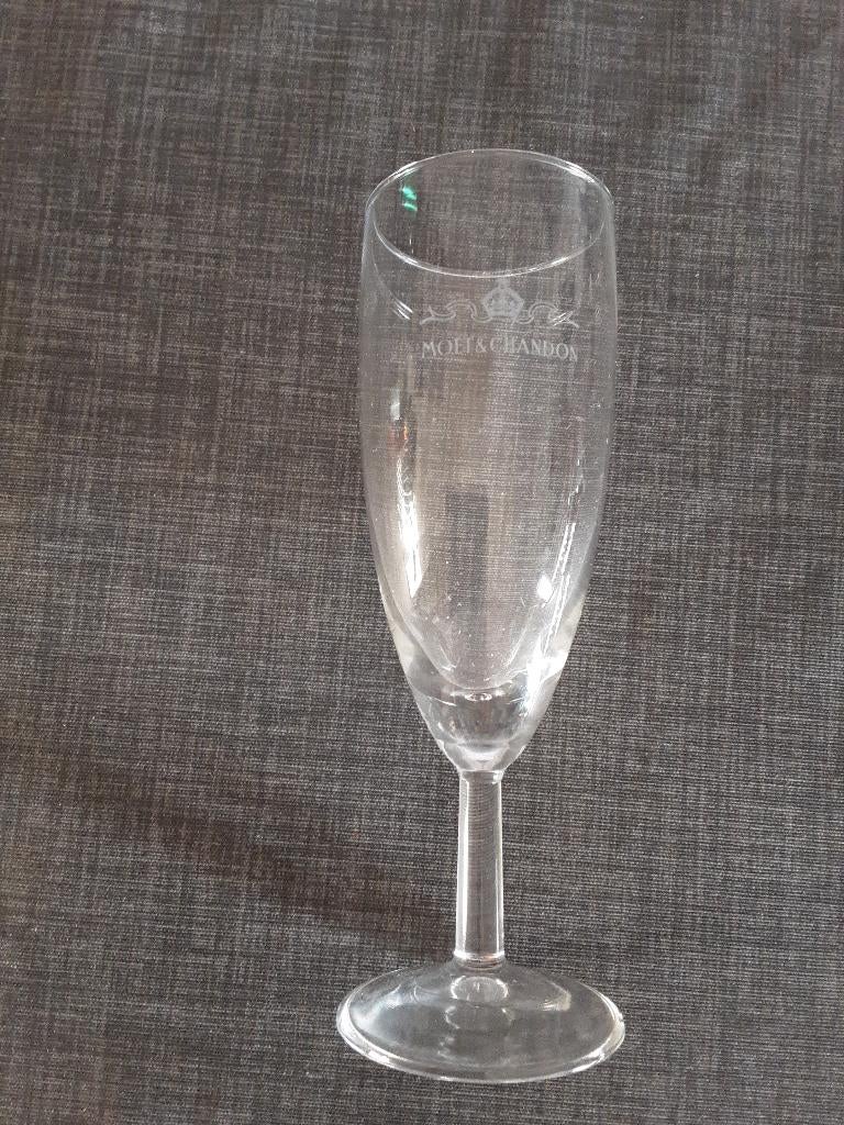 MOET & CHANDON glas (#1), Ophalen of Verzenden, Zo goed als nieuw, Borrel- of Shotglas