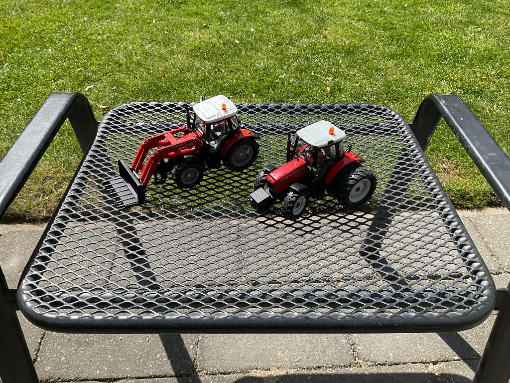 2 Siku Tractors Siku Massey Ferguson, Ophalen of Verzenden, Zo goed als nieuw, Tractor of Landbouw, SIKU