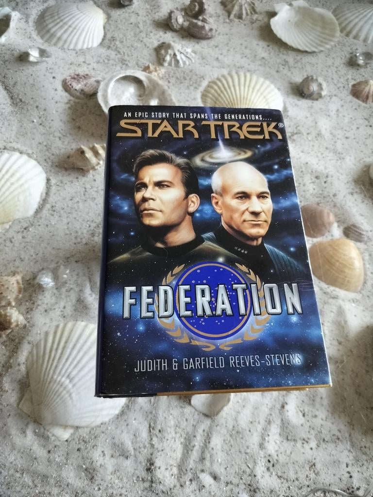 Star Trek Federation - English - Hardcover, Ophalen of Verzenden, Gelezen