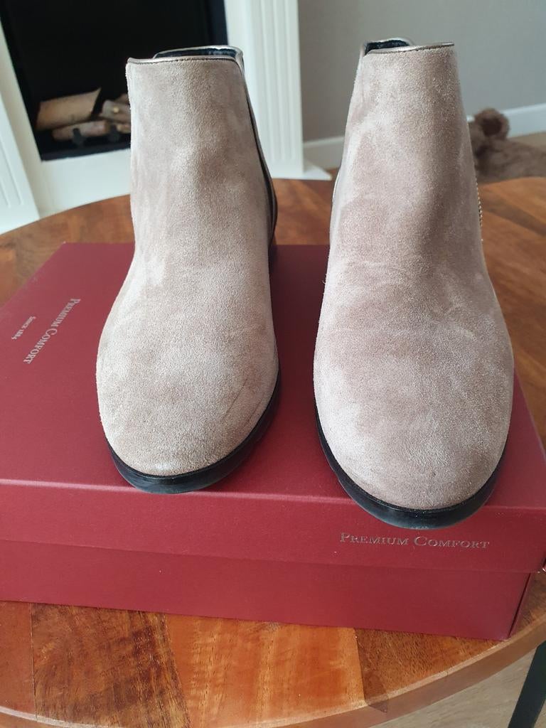 Hassia dameslaarsjes, Kleding | Dames, Schoenen, Ophalen of Verzenden, Zo goed als nieuw, Beige