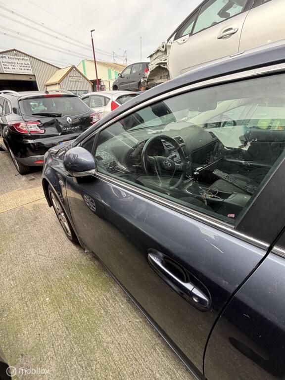 Voordeur  linksvoor Toyota Avensis Wagon III ('06-'15), Ophalen, Gebruikt, Deur, Voor