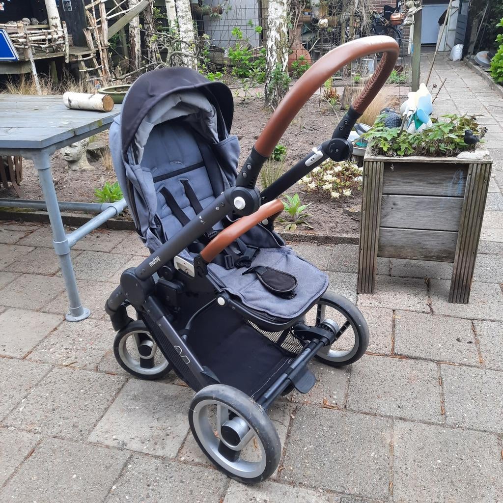 Mutsy Evo wandelwagen met babybak en buggy opzet, Ophalen of Verzenden, Zo goed als nieuw, Overige merken, Verstelbare rugleuning
