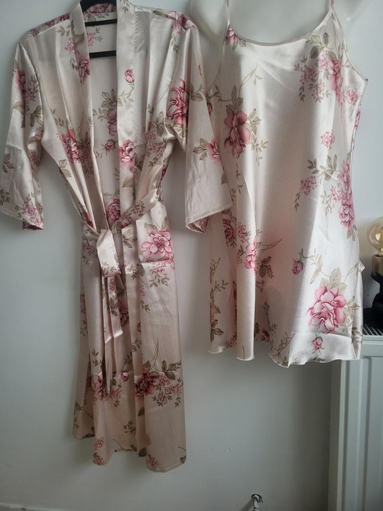 Dames huispak / pyjama in nieuwe staat, Ophalen of Verzenden, Nieuw, Maat 36 (S)