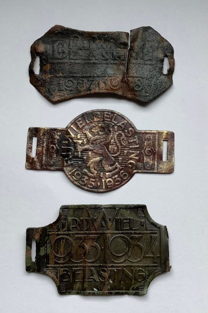 3 Rijwielbelastingplaatjes, Verzenden, Koper