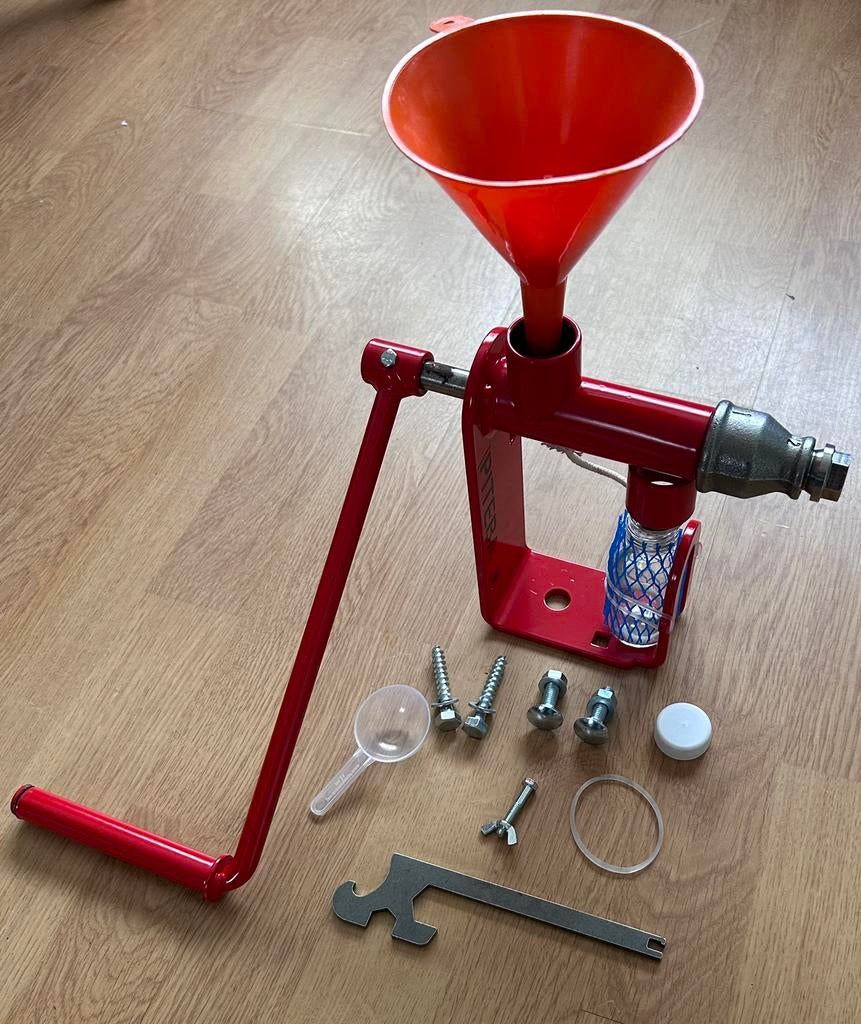 Piteba Oliepers - Handmatige Oliepers voor zaden en noten, Ophalen of Verzenden, Zo goed als nieuw