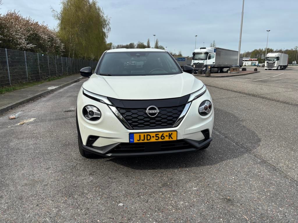 Nissan Juke 1.6 Hybrid 143pk 2024  30500 km.  € 21900  VP, 1300 kg, 750 kg, Wit, 500 kg