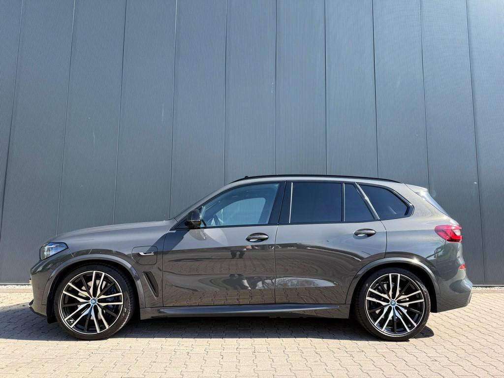 BMW X5 xDrive45e pano B&W Night vision tr.hk / Merino, Automaat, Gebruikt, 394 pk, Vierwielaandrijving
