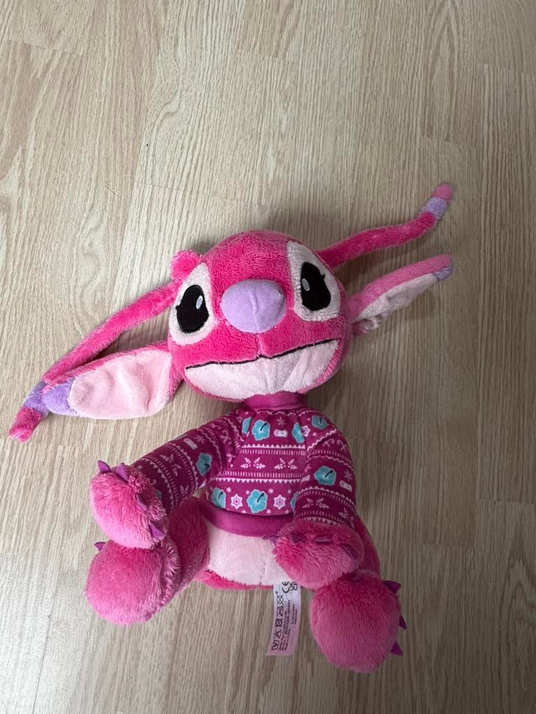 Disney Angel stitch knuffel met kerst truitje, Ophalen, Overige figuren, Nieuw, Knuffel
