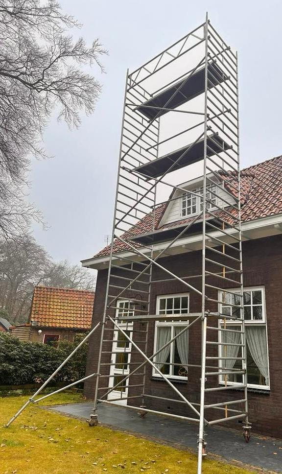 Gebruikte Layher rolsteiger werkh 9,35 meter, Ophalen of Verzenden, Zo goed als nieuw, Rolsteiger of Kamersteiger, 5 meter of hoger