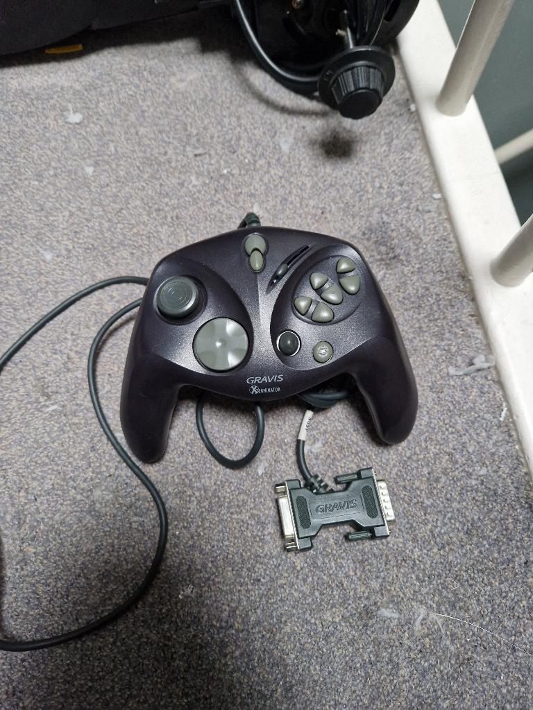 PC gameport joysticks en gamepads, Ophalen, Zo goed als nieuw