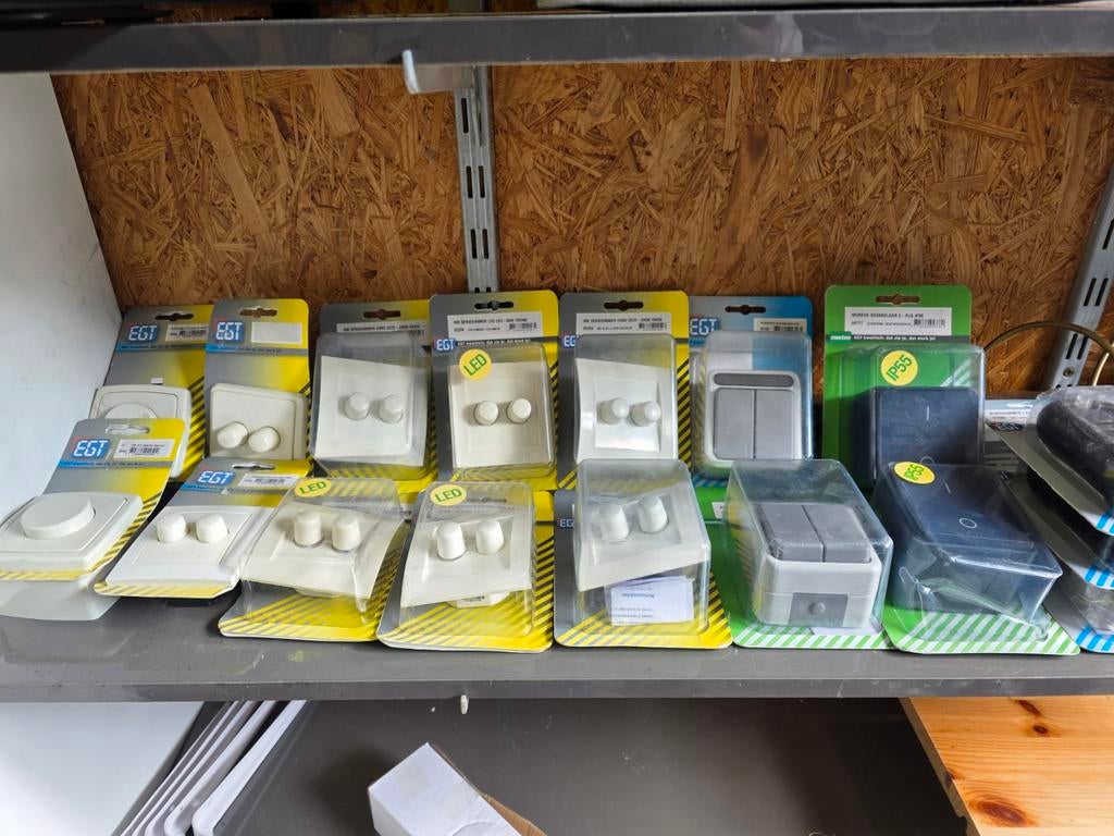Diverse EGT en Mureva Schakelaars en Dimmers (Nieuw), Ophalen of Verzenden, Nieuw, Schakelaar