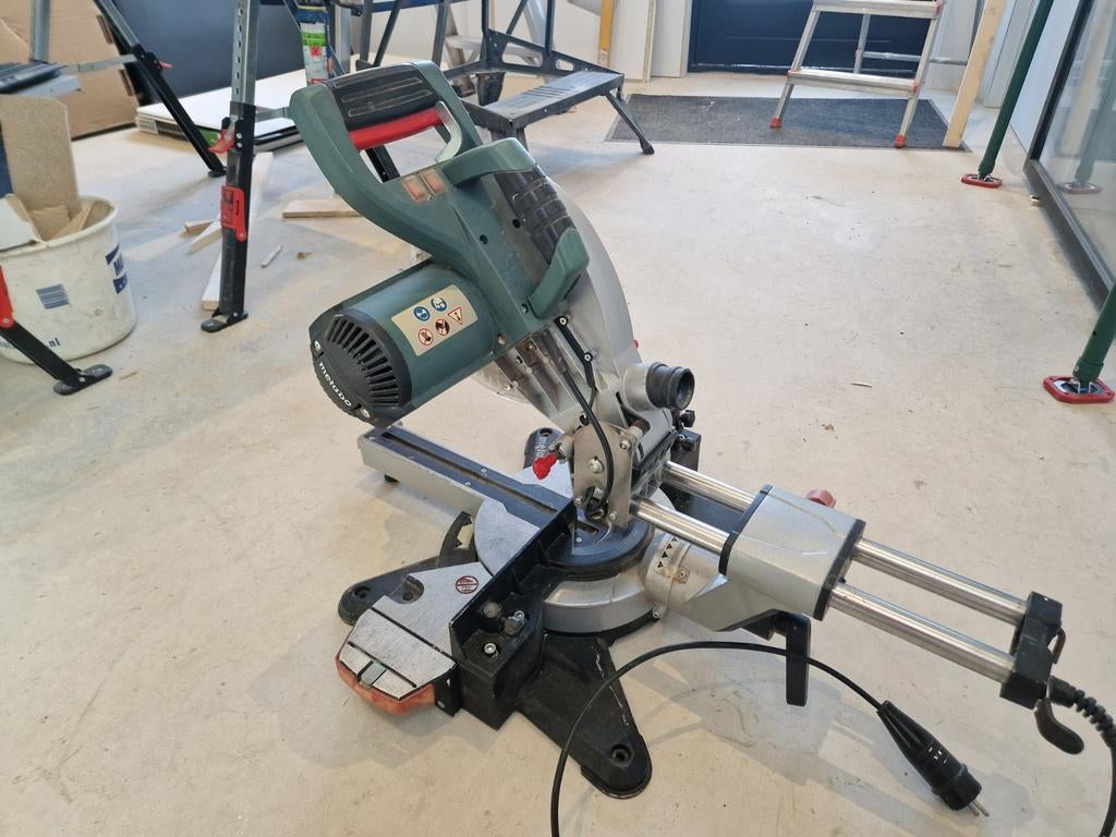 Metabo KGS 254 M Afkortzaag - Krachtig en Nauwkeurig, Doe-het-zelf en Verbouw, Gereedschap | Zaagmachines, Ophalen, 1200 watt of meer