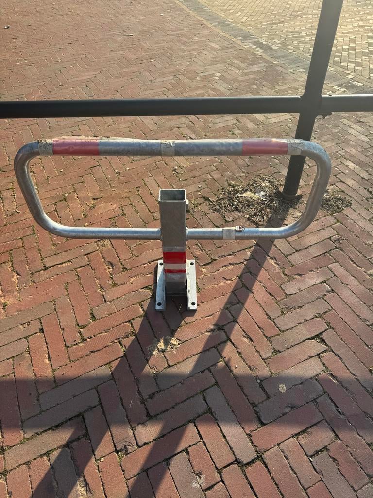 Nieuwe parkeerbeugel - Opklapbare parkeerplaatsbeveiliger, Ophalen of Verzenden, Nieuw