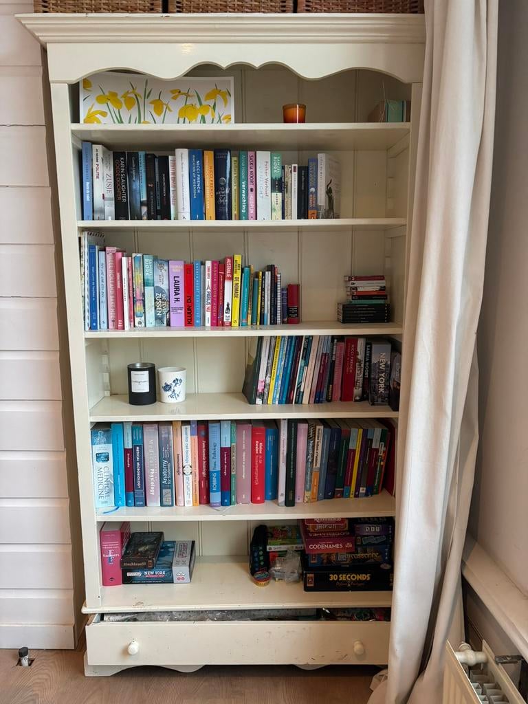 Witte boekenkast, Ophalen, 100 tot 150 cm, Zo goed als nieuw, Met lade(s)