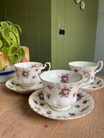 3 Royal Albert Sweet Violets kop en schotels, Ophalen of Verzenden, Zo goed als nieuw, Overige stijlen, Kop(pen) en/of Schotel(s)