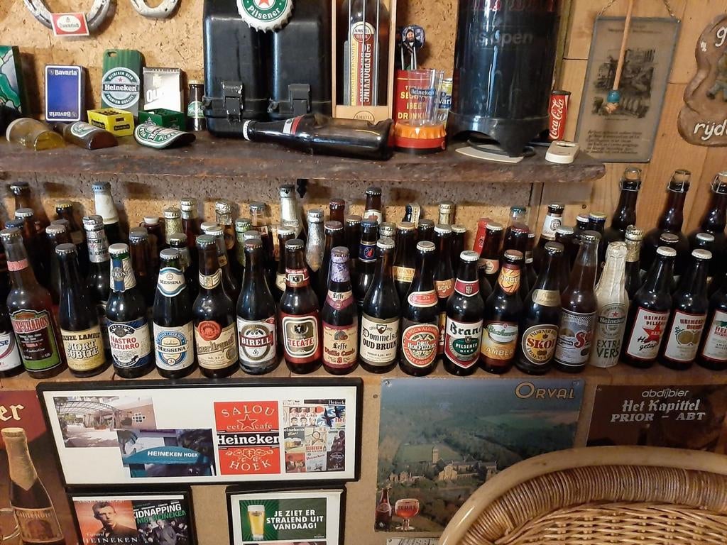 grote bierverzameling van vele biermerken mancave, Verzamelen, Biermerken, Reclamebord, Plaat of Schild, Overige merken, Ophalen