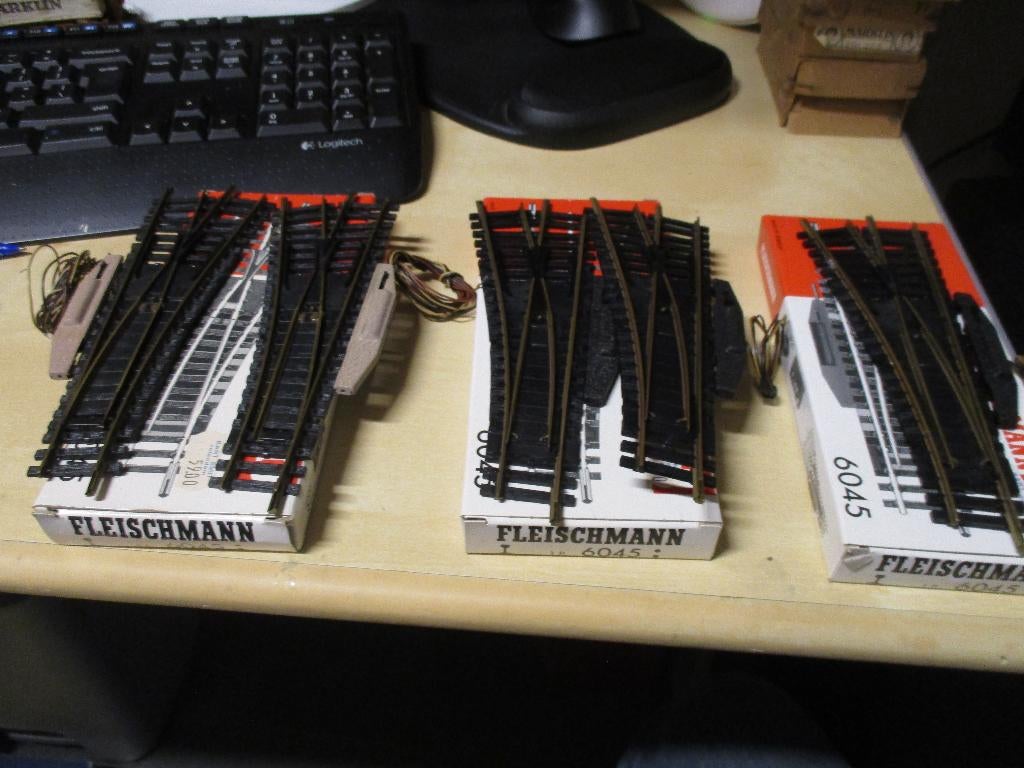 Fleischmann elec wissels 1 x Rechts en 4 x Links, NVT, Gebruikt, Gelijkstroom, Fleischmann