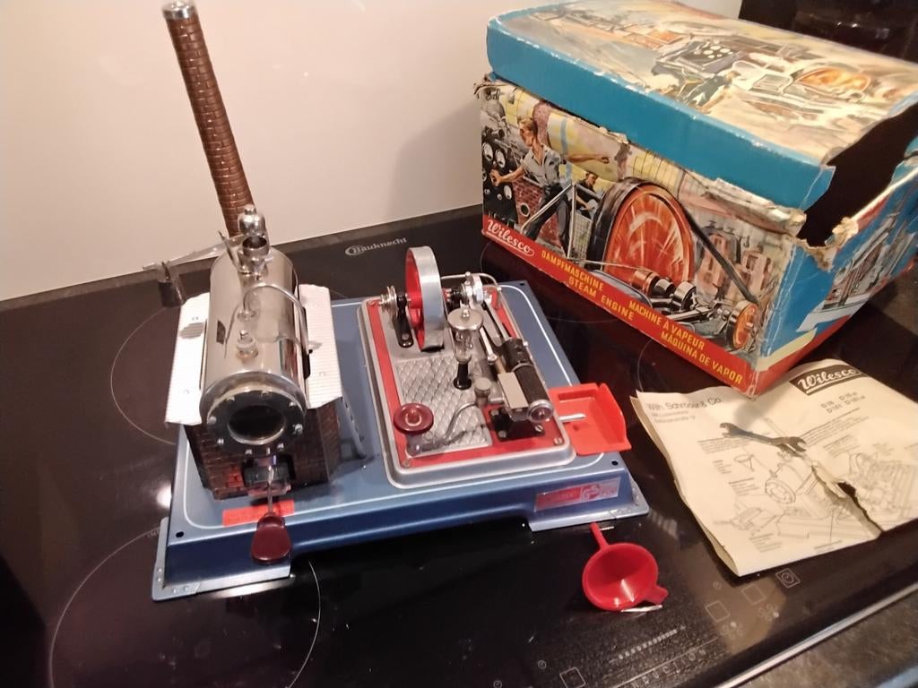 Stoommachine Wilesco D16 in de    niet zo,n fraaie doos, Hobby en Vrije tijd, Modelbouw | Overige, Ophalen, Zo goed als nieuw