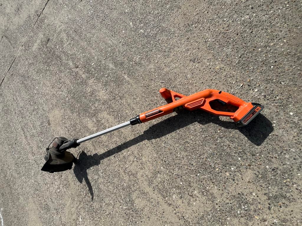 Black+Decker Kantemaaier met Accu en Oplader, Tuin en Terras, Grastrimmers, Ophalen, Gebruikt, Accu