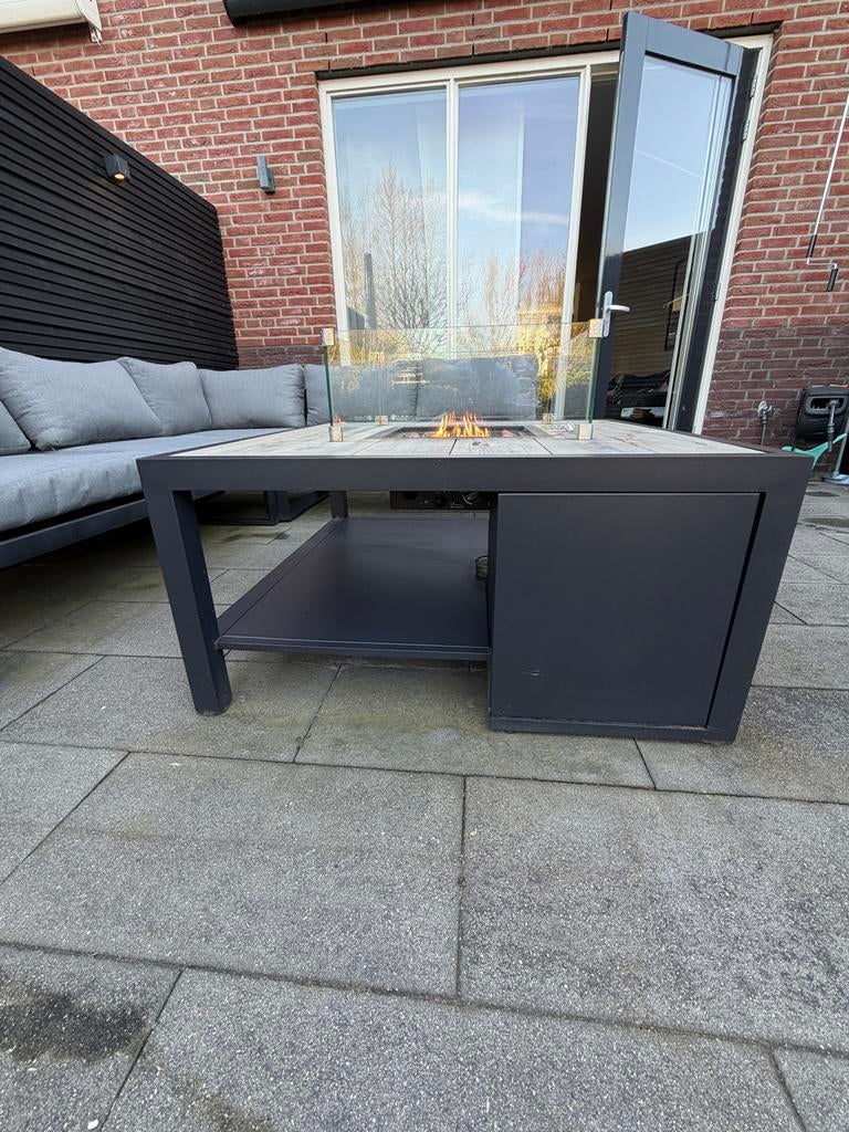 Vuurtafel met glazen ombouw inclusief hoes, Tuin en Terras, Ophalen, Zo goed als nieuw