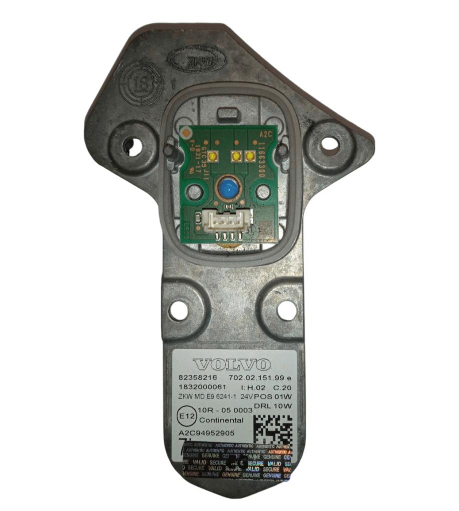 VOLVO FH/FM4 KOPLAMP LED MODULE RECHTS GEBRUIKT 82358216U, Gebruikt, -, -, Ophalen of Verzenden