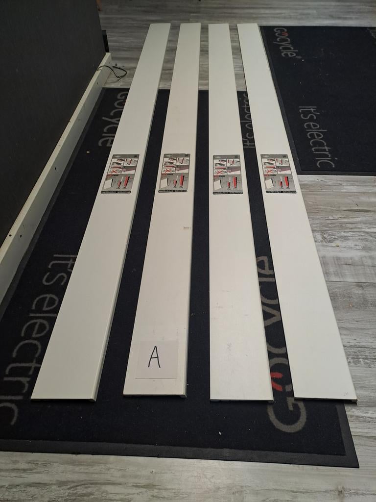 Diverse plinten mdf, Ophalen of Verzenden, Zo goed als nieuw, Mdf, 200 tot 250 cm