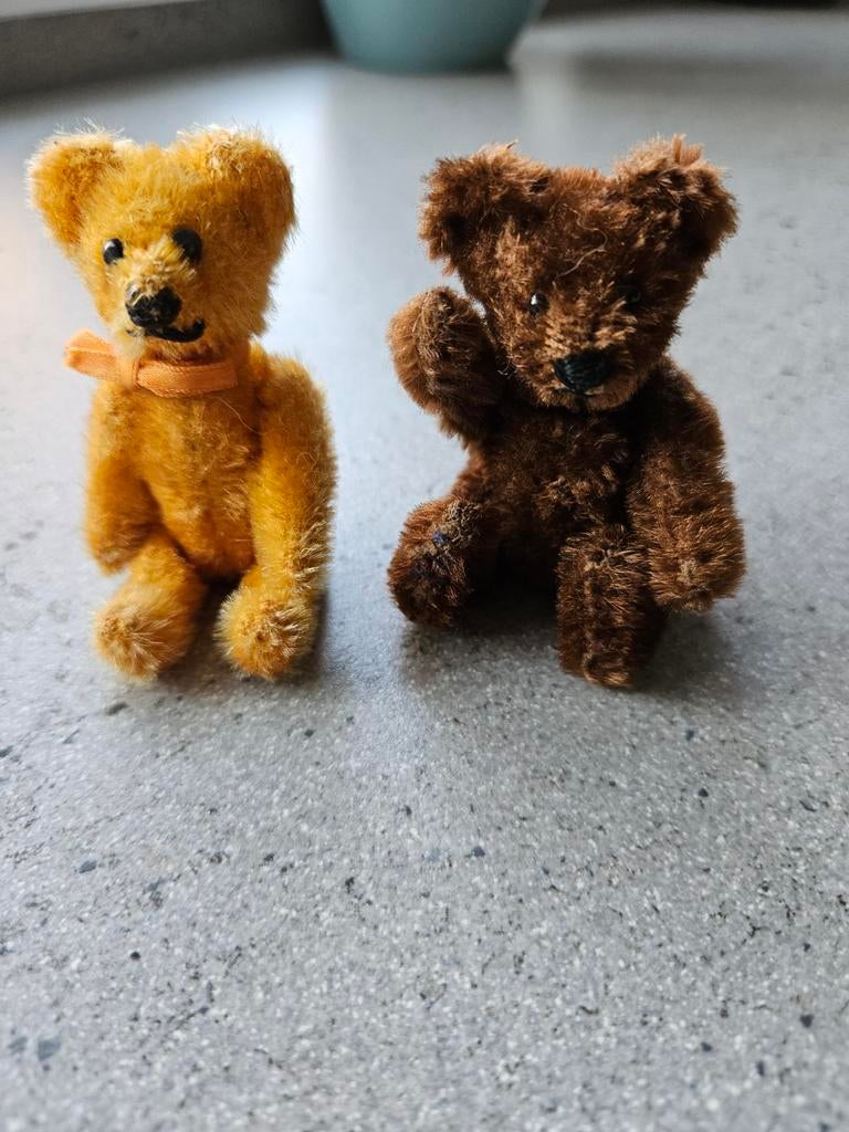2 kleine Schuco beertjes, Verzamelen, Beren en Cherished Teddies, Gebruikt, Stoffen beer, Overige merken, Ophalen of Verzenden
