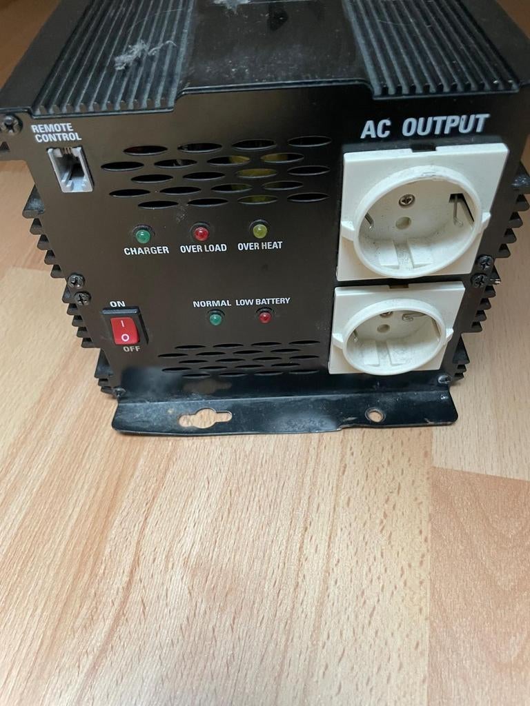 Omvormer 24V naar 230V 3000w, Ophalen of Verzenden, Gebruikt, Overige typen