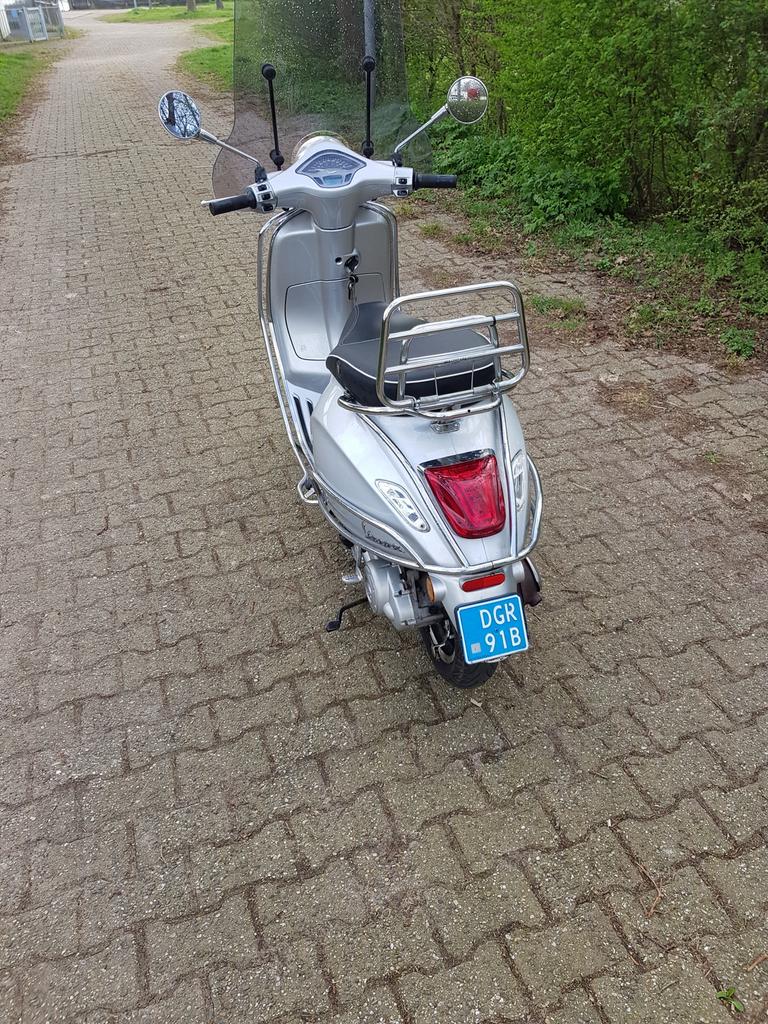 Vespa primavera 70th anniversary, Fietsen en Brommers, Scooters | Vespa, Ophalen, Gebruikt, Overige modellen, Maximaal 45 km/u