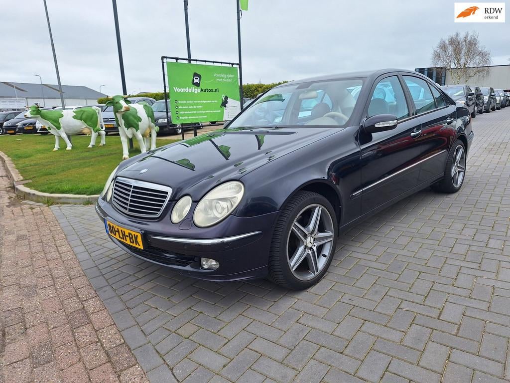 Mercedes-Benz E-klasse 320 Avantgarde / Mooie auto / APK apr, Auto's, Automaat, Achterwielaandrijving, Gebruikt, Leder en Stof