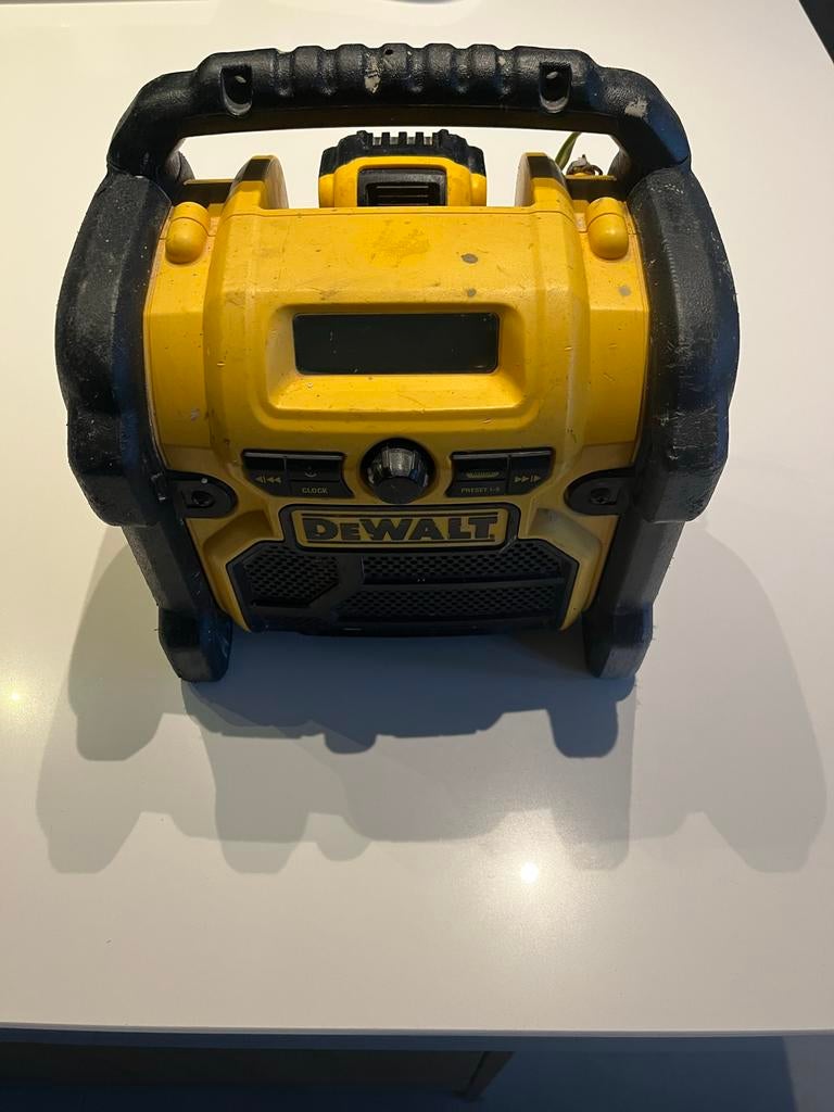 Dewalt Bouwradio - met 5ah accu, Audio, Tv en Foto, Radio's, Ophalen of Verzenden, Gebruikt, Bouwradio