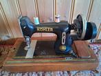 Antieke KÖHLER naaimachine met houten kap, Ophalen