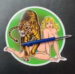 Pin up tijger vrachtwagen vintage sticker copyright 1980, Ophalen of Verzenden, Zo goed als nieuw