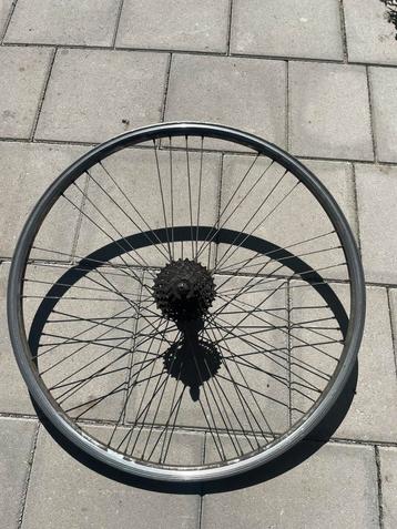 Achterwiel 28 inch met cassette beschikbaar voor biedingen