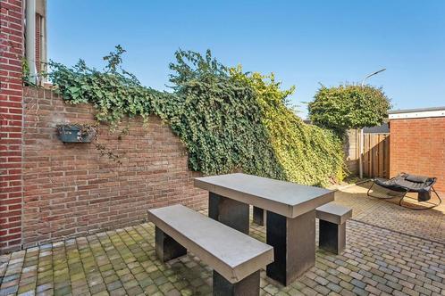 Betonnen tuinset (tafel en bankjes) gratis, Tuin en Terras, Tuinsets en Loungesets, Gebruikt, Tuinset, Overige materialen, 4 zitplaatsen