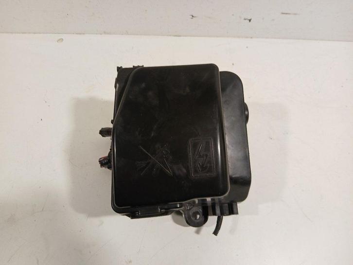 Zekeringkast Renault Clio, Auto-onderdelen, Elektronica en Kabels, Renault, Gebruikt, Herkomst onderdeel bekend, 12 maanden garantie