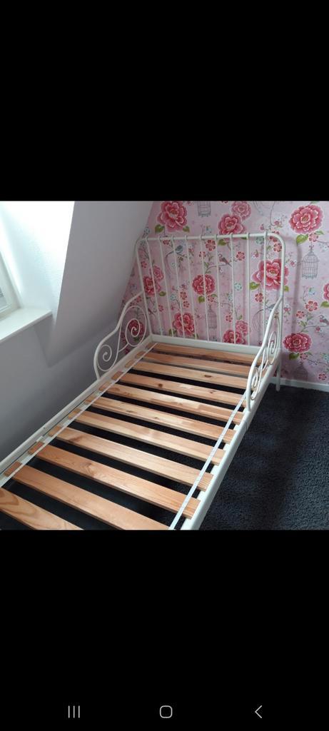 kinder bed 70x20 cm wit, Kinderen en Baby's, Kinderkamer | Bedden, Zo goed als nieuw, 180 cm of meer, 70 tot 85 cm, Matras, Ophalen